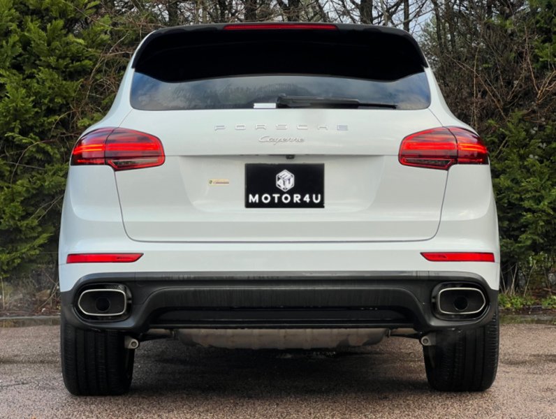Porsche Cayenne 4WD - U11645