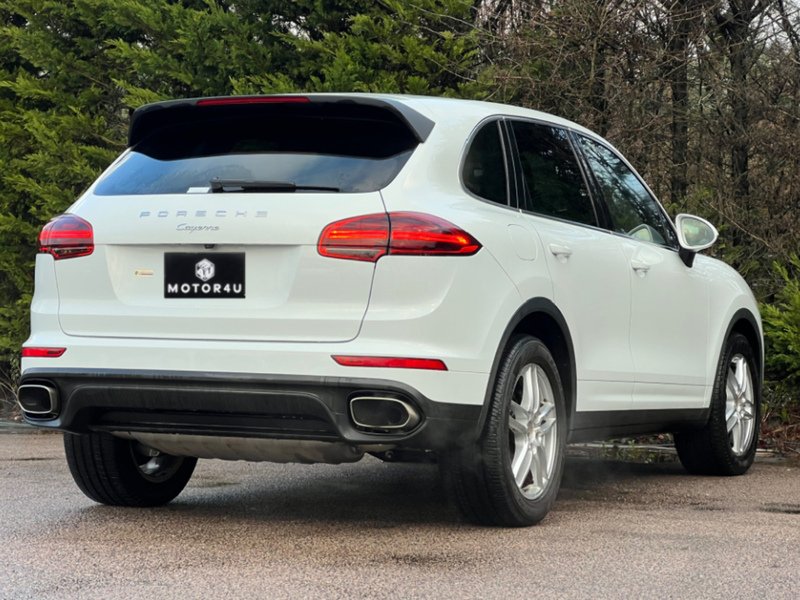 Porsche Cayenne 4WD - U11645