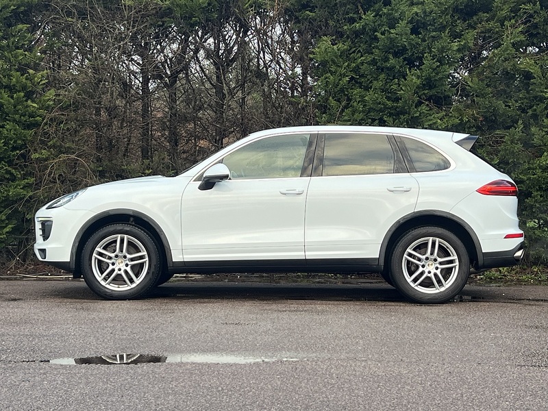 Porsche Cayenne 4WD - U11645