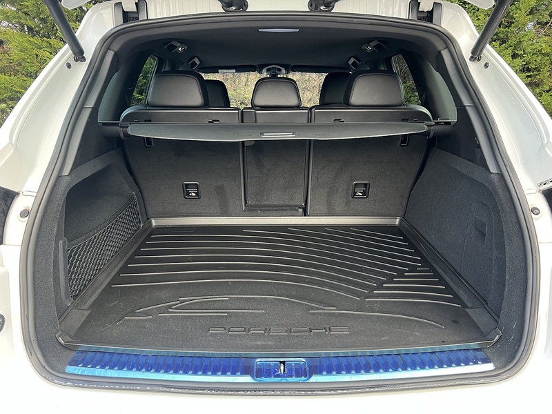 Porsche Cayenne 4WD - U11645