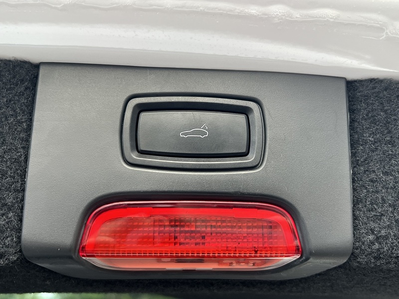 Porsche Cayenne 4WD - U11645