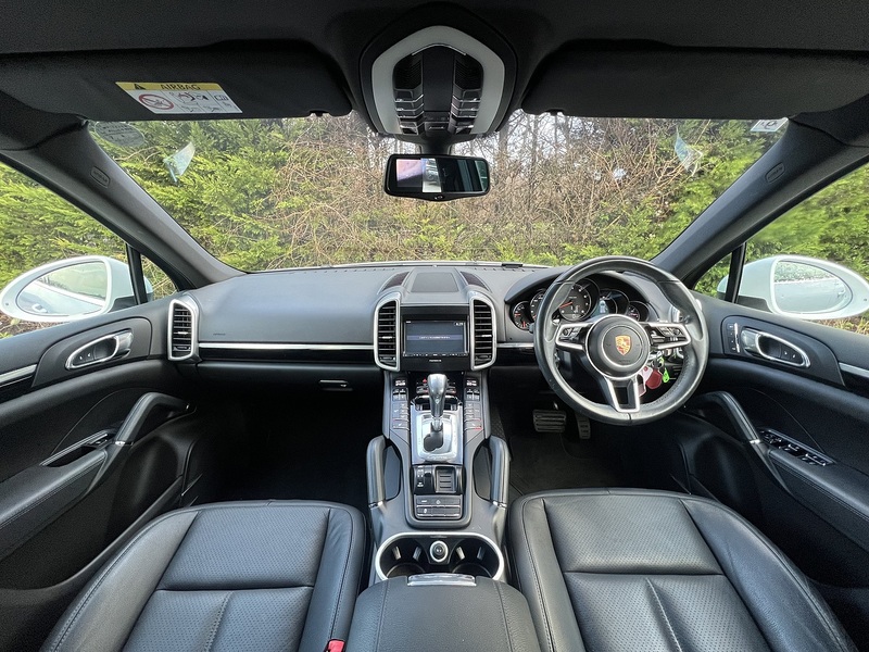 Porsche Cayenne 4WD - U11645