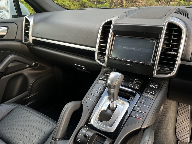 Porsche Cayenne 4WD - U11645