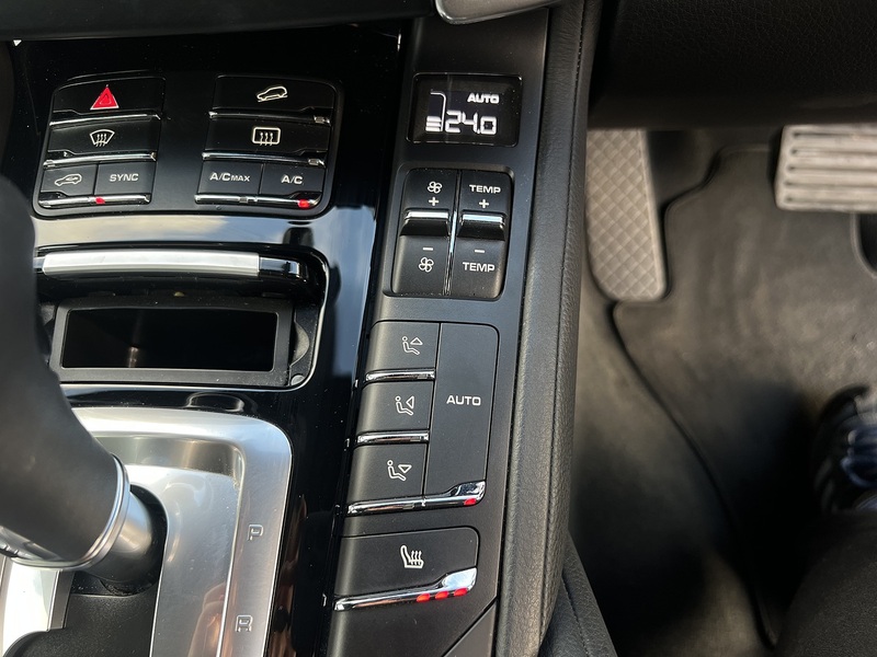 Porsche Cayenne 4WD - U11645