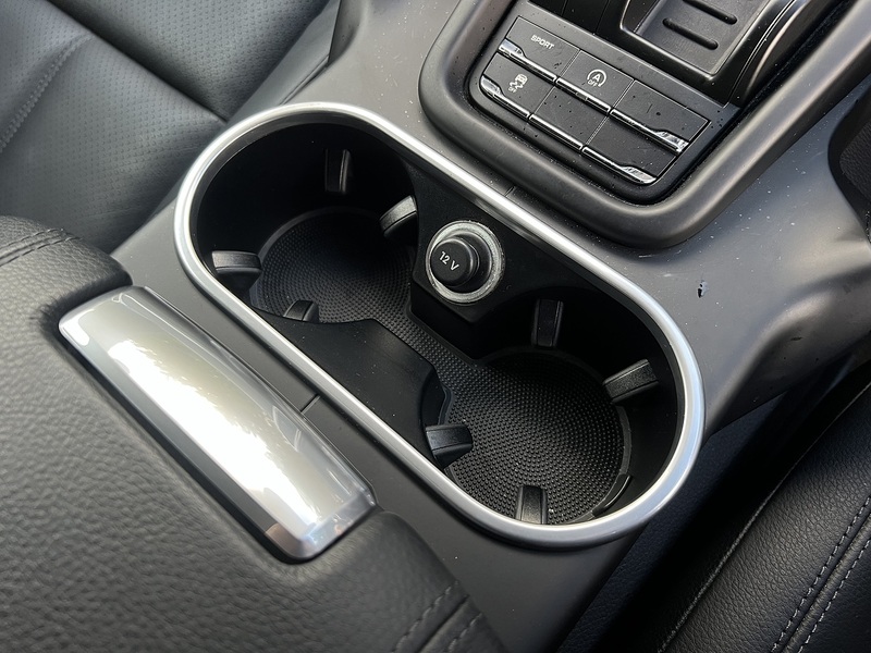 Porsche Cayenne 4WD - U11645