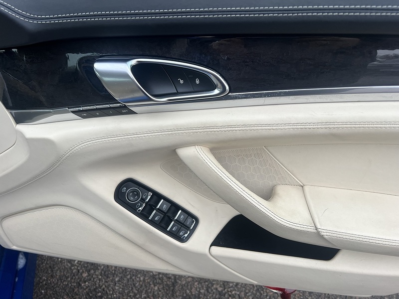 Porsche Panamera S Hybrid Tiptronic S - U11646