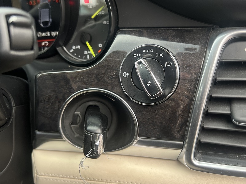 Porsche Panamera S Hybrid Tiptronic S - U11646