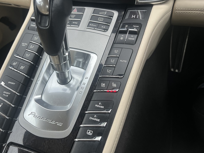 Porsche Panamera S Hybrid Tiptronic S - U11646