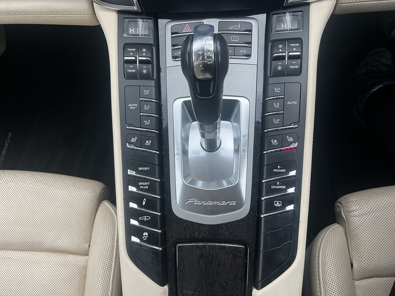 Porsche Panamera S Hybrid Tiptronic S - U11646