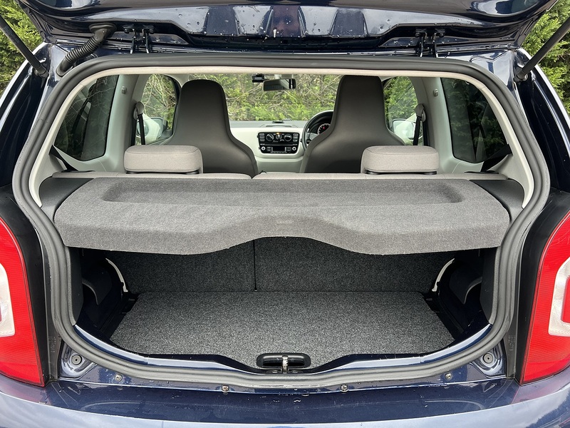 Volkswagen Up Move Up - U11650