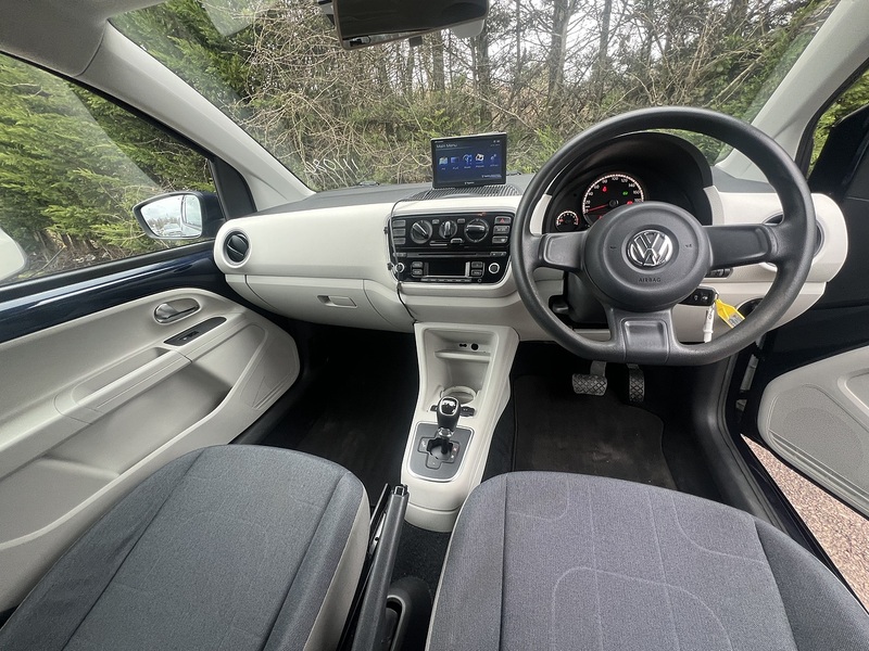 Volkswagen Up Move Up - U11650