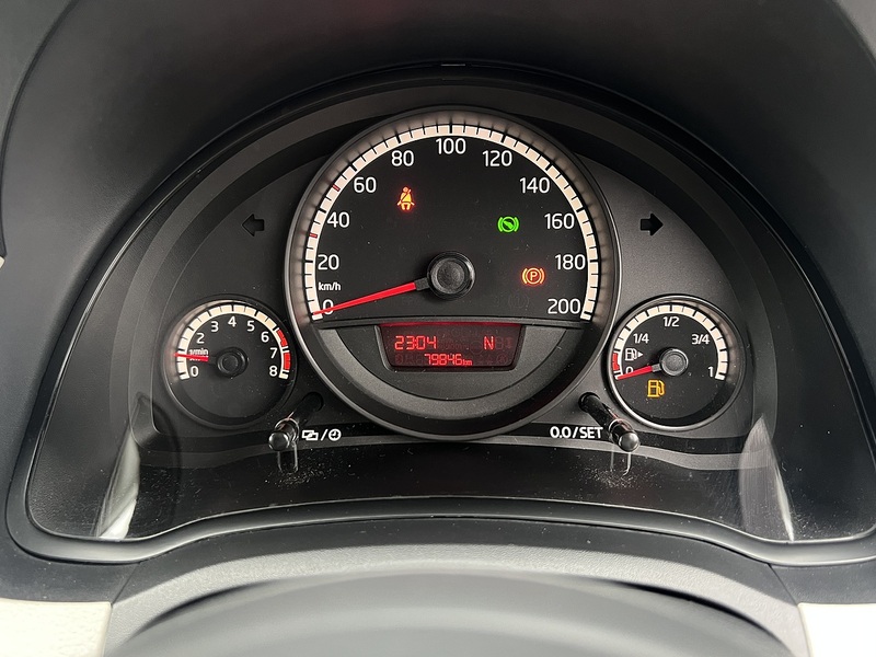 Volkswagen Up Move Up - U11650