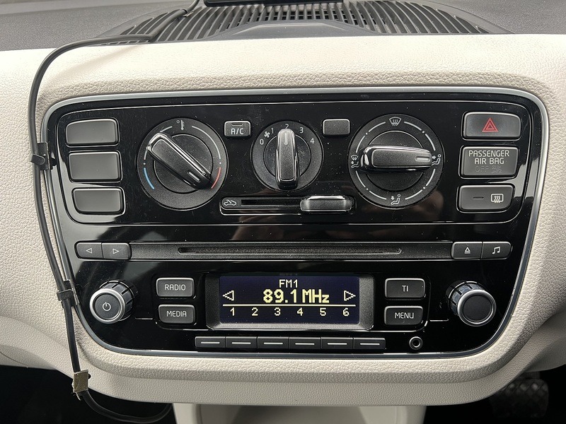 Volkswagen Up Move Up - U11650