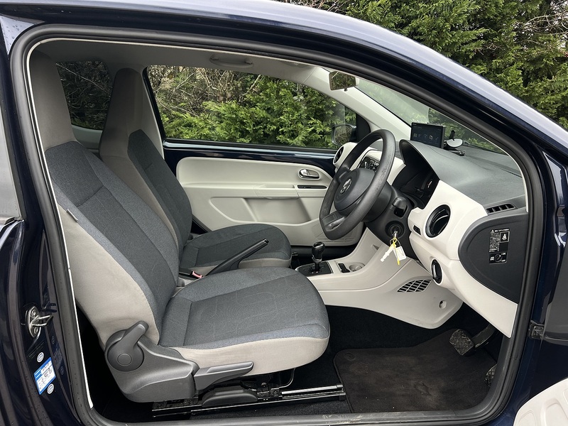Volkswagen Up Move Up - U11650