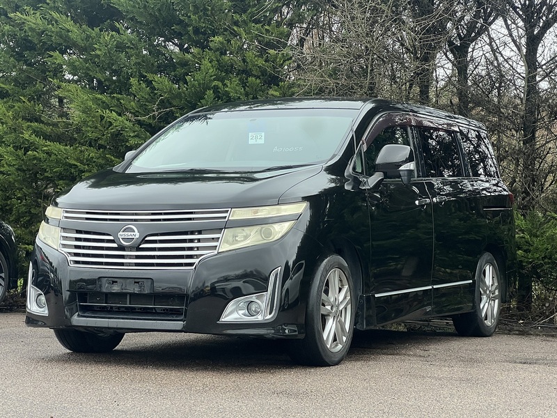 Nissan Elgrand 250 Highway Star - U11657