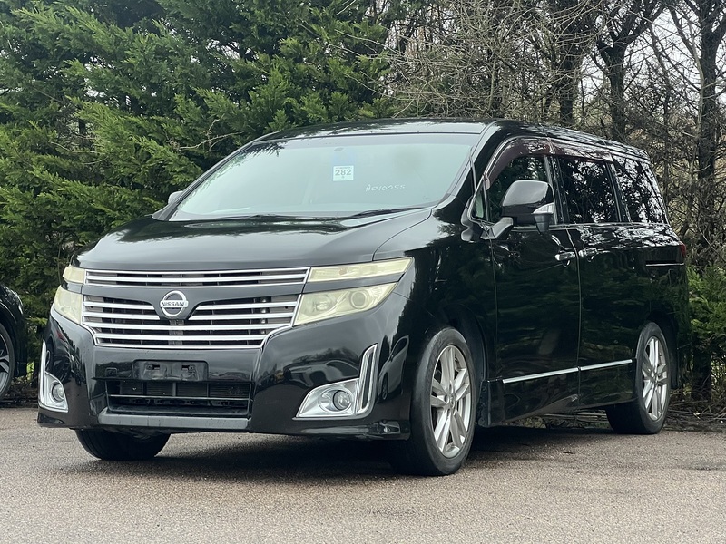 Nissan Elgrand 250 Highway Star - U11657