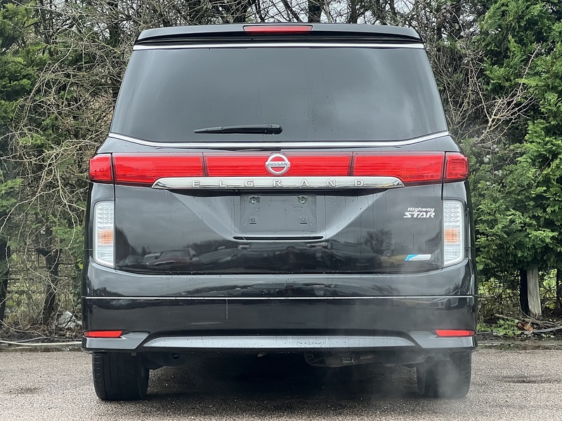 Nissan Elgrand 250 Highway Star - U11657
