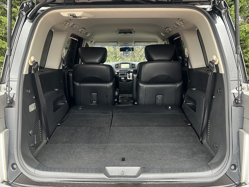 Nissan Elgrand 250 Highway Star - U11657