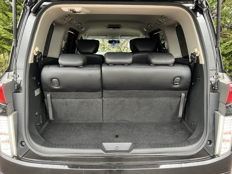 Nissan Elgrand 250 Highway Star - U11657
