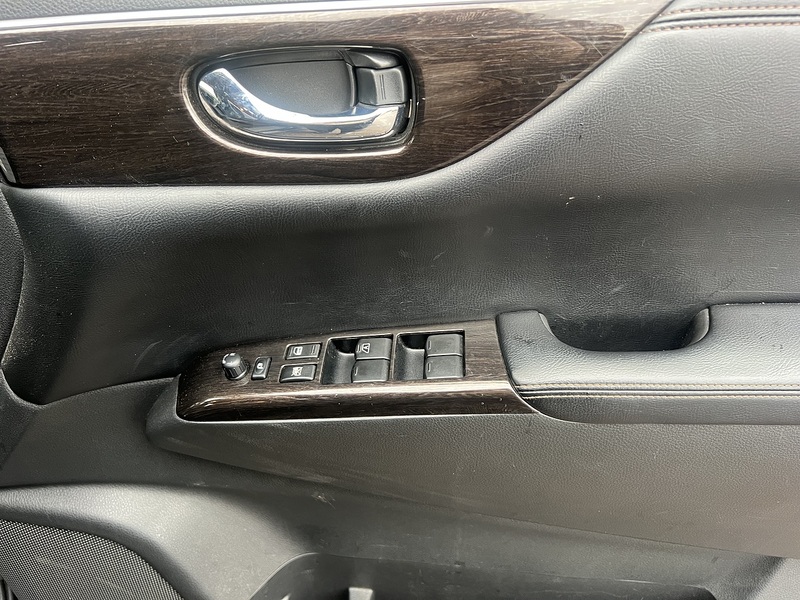 Nissan Elgrand 250 Highway Star - U11657