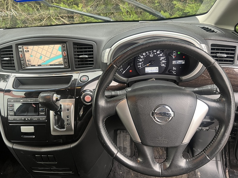 Nissan Elgrand 250 Highway Star - U11657