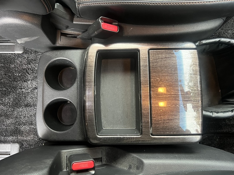 Nissan Elgrand 250 Highway Star - U11657