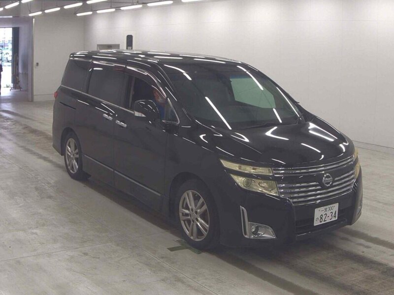 Nissan Elgrand 250 Highway Star - U11657