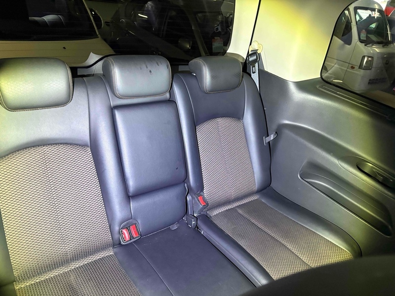 Nissan Elgrand 250 Highway Star - U11657