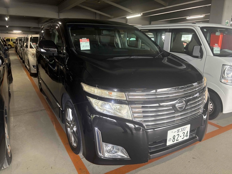 Nissan Elgrand 250 Highway Star - U11657
