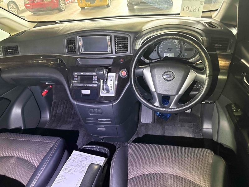 Nissan Elgrand 250 Highway Star - U11657