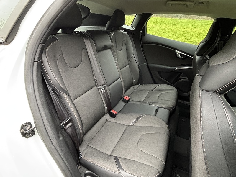 Volvo V40 T5 Cross Country Pro Awd - U11658