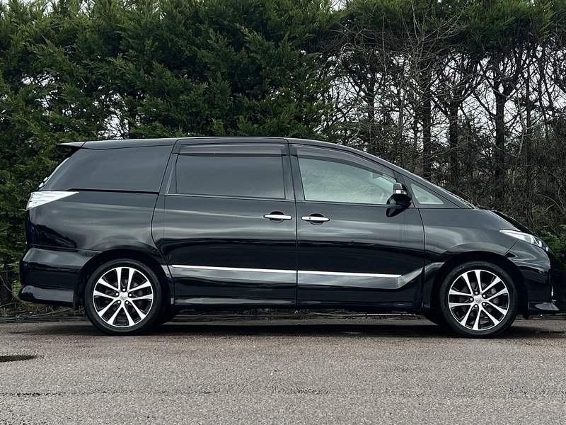 Toyota Estima  - U11659
