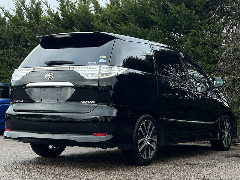 Toyota Estima  - U11659