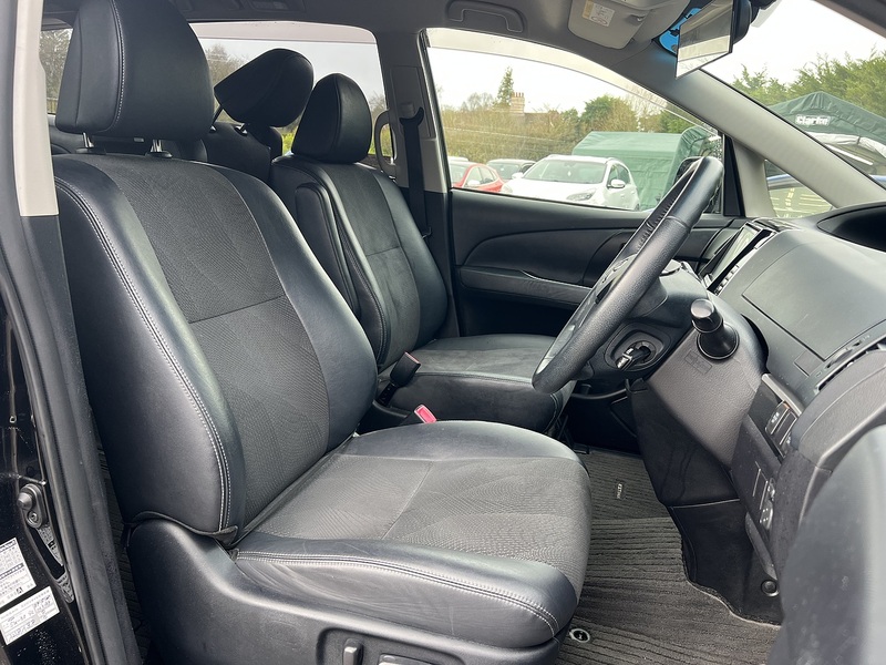 Toyota Estima  - U11659