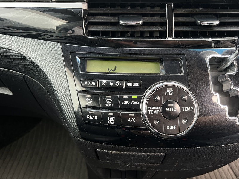 Toyota Estima  - U11659