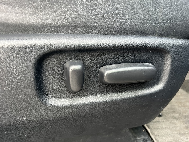 Toyota Estima  - U11659