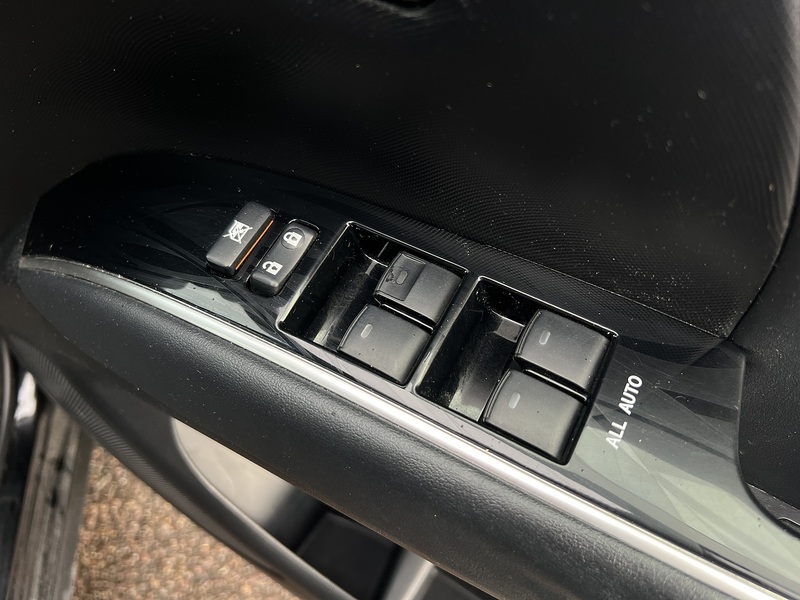 Toyota Estima  - U11659