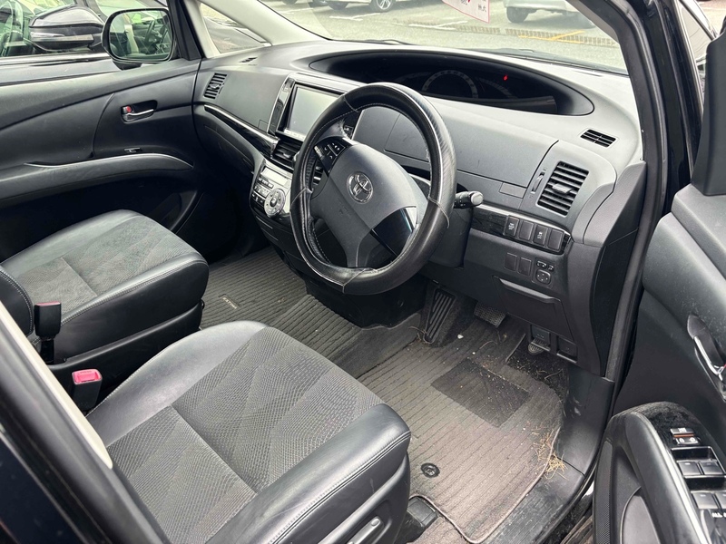 Toyota Estima  - U11659