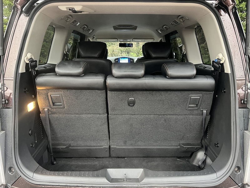 Nissan Elgrand 250 Highway Star - U11660