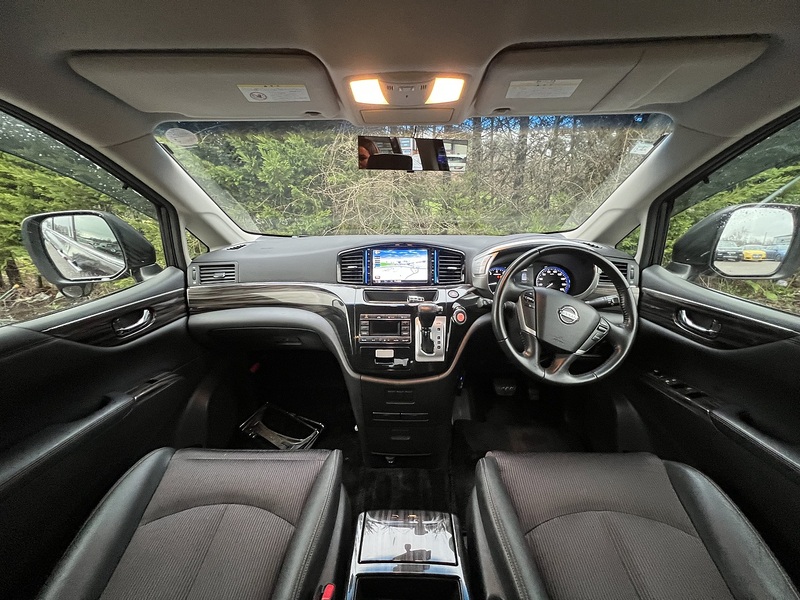 Nissan Elgrand 250 Highway Star - U11660