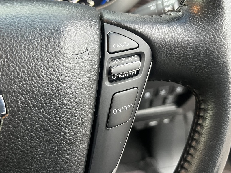 Nissan Elgrand 250 Highway Star - U11660
