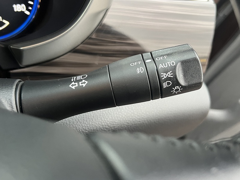 Nissan Elgrand 250 Highway Star - U11660