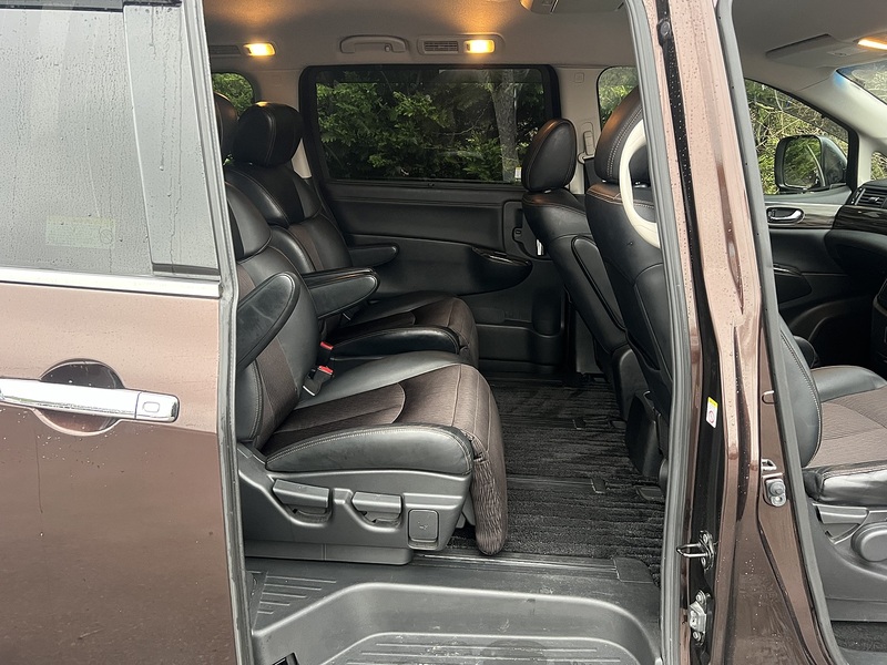 Nissan Elgrand 250 Highway Star - U11660