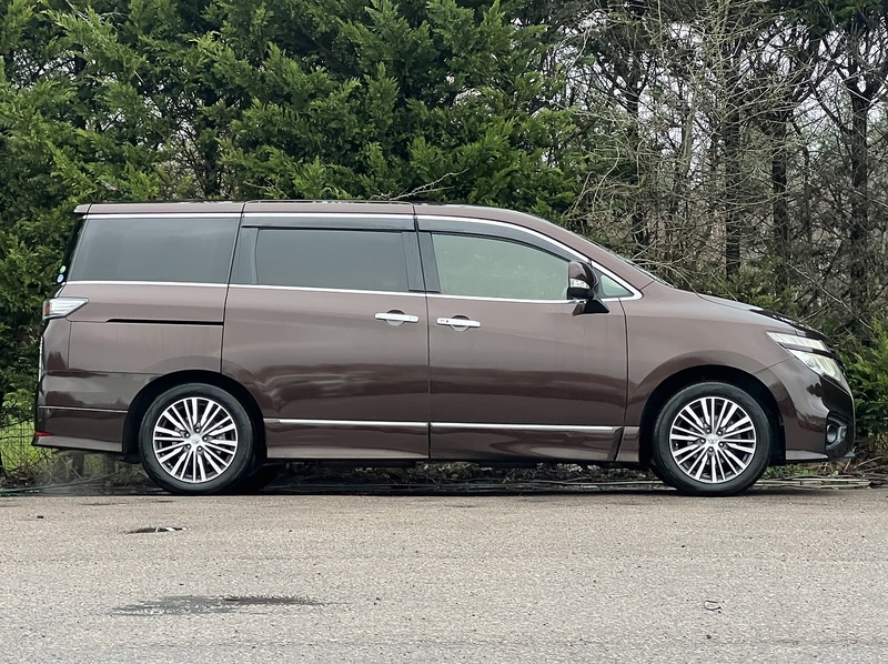 Nissan Elgrand 250 Highway Star - U11660