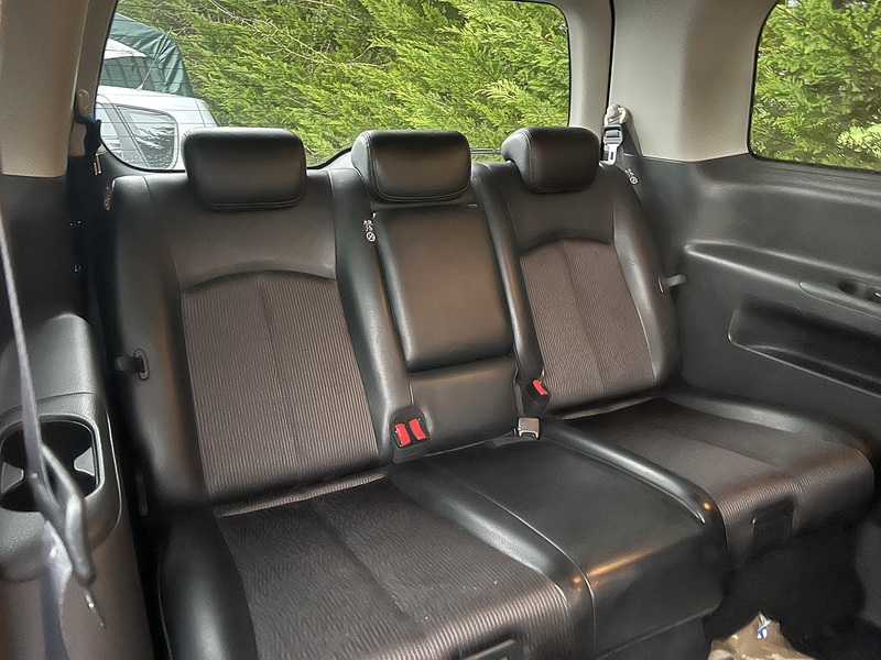 Nissan Elgrand 250 Highway Star - U11660