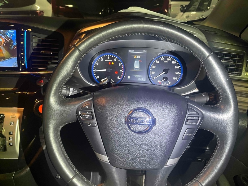 Nissan Elgrand 250 Highway Star - U11660