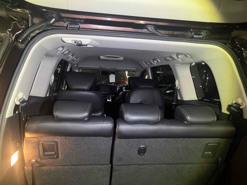 Nissan Elgrand 250 Highway Star - U11660