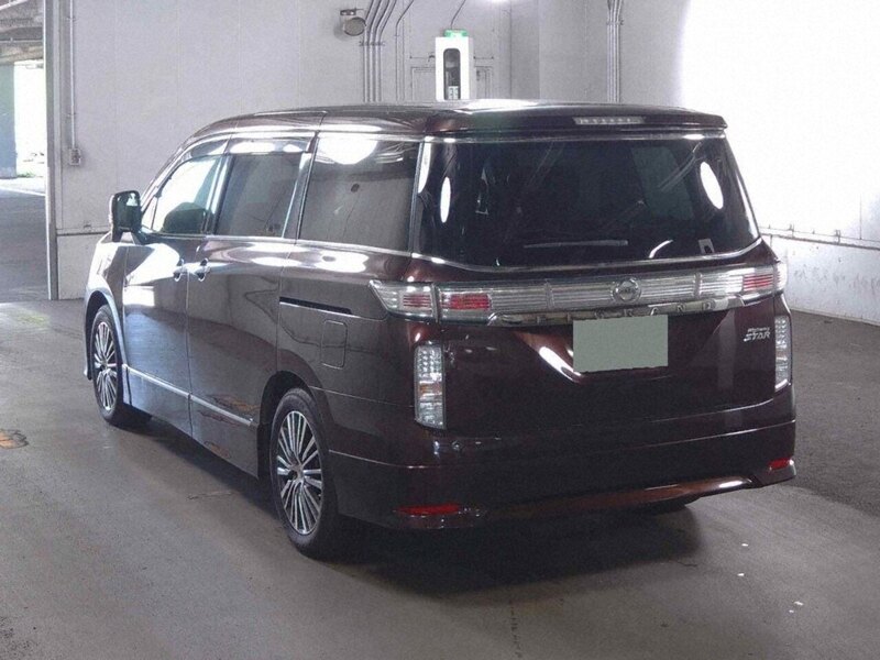 Nissan Elgrand 250 Highway Star - U11660