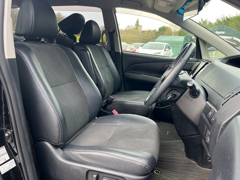 Toyota Estima Aeras Premium Edition - U11661