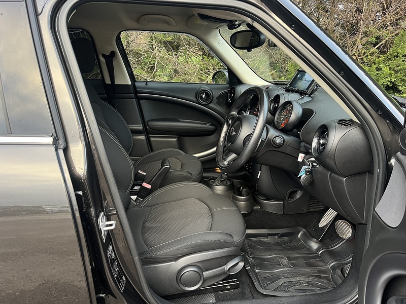 Mini Cooper Crossover SD - U11664